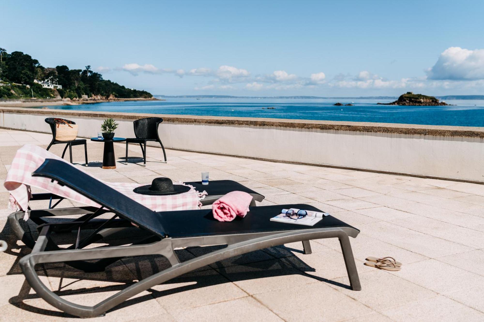 Hotel Valdys Thalasso & Spa - La Baie 杜瓦讷内 外观 照片