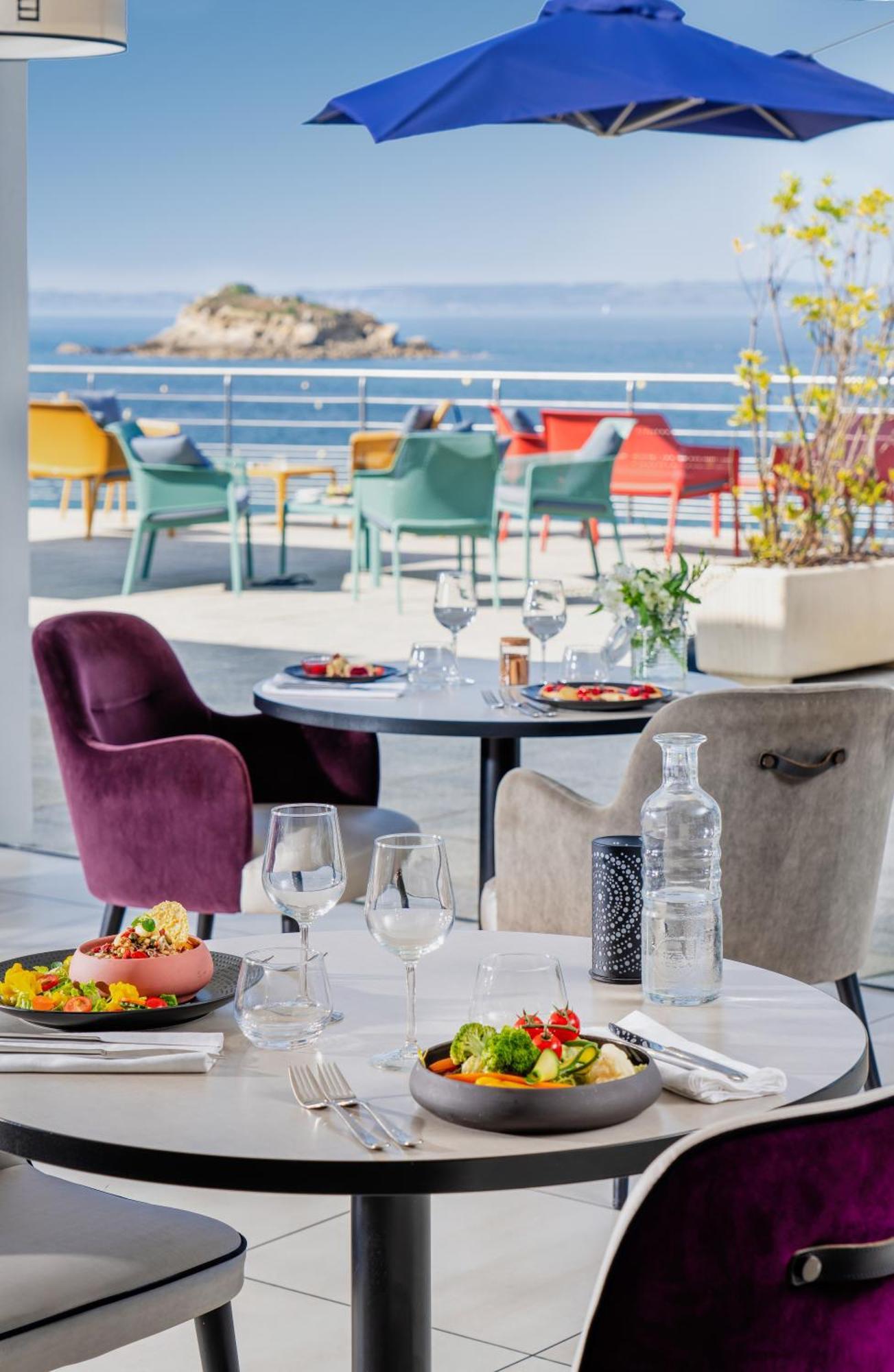 Hotel Valdys Thalasso & Spa - La Baie 杜瓦讷内 外观 照片